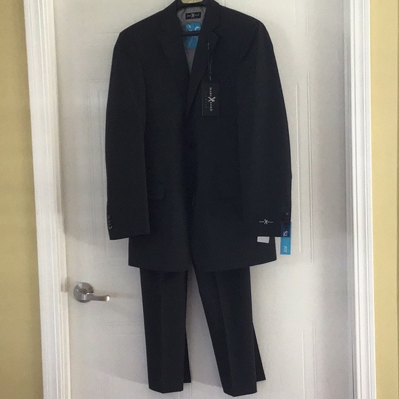 Men. Suit - Picture 7 of 9